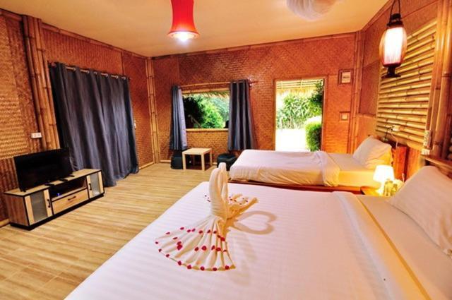 Mek Kiri Riverkwai Resort Sha Thong Pha Phum Exterior photo